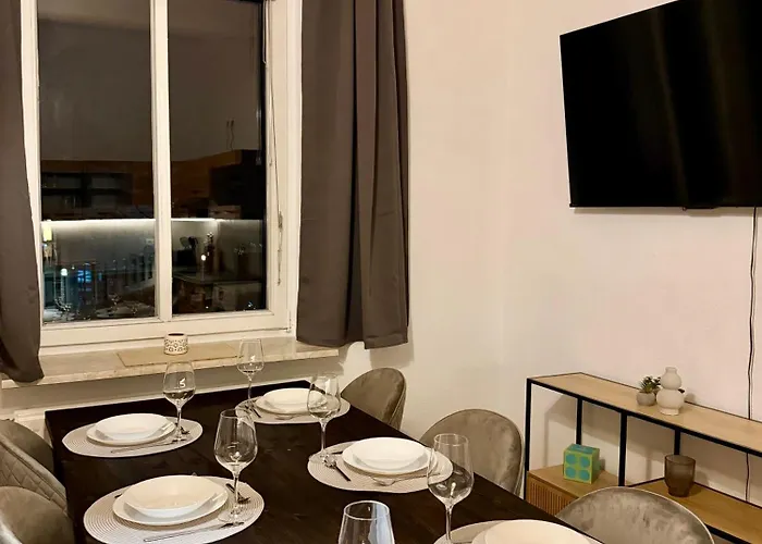 شقة Gemuetliche 3-zimmer-wohnung Mit Parkplatz