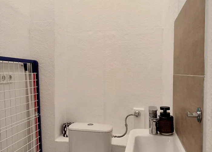 شقة Gemuetliche 3-zimmer-wohnung Mit Parkplatz *