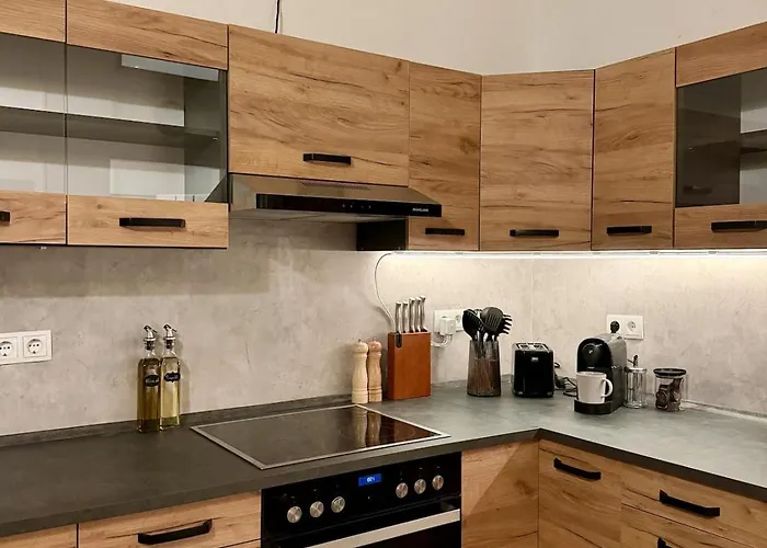 شقة Gemuetliche 3-zimmer-wohnung Mit Parkplatz *