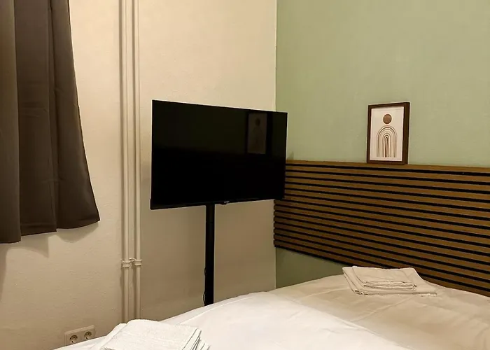 Gemuetliche 3-zimmer-wohnung Mit Parkplatz شقة *