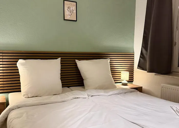 شقة Gemuetliche 3-zimmer-wohnung Mit Parkplatz