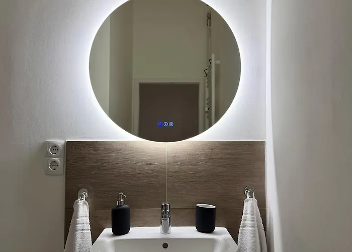 Gemuetliche 3-zimmer-wohnung Mit Parkplatz شقة *